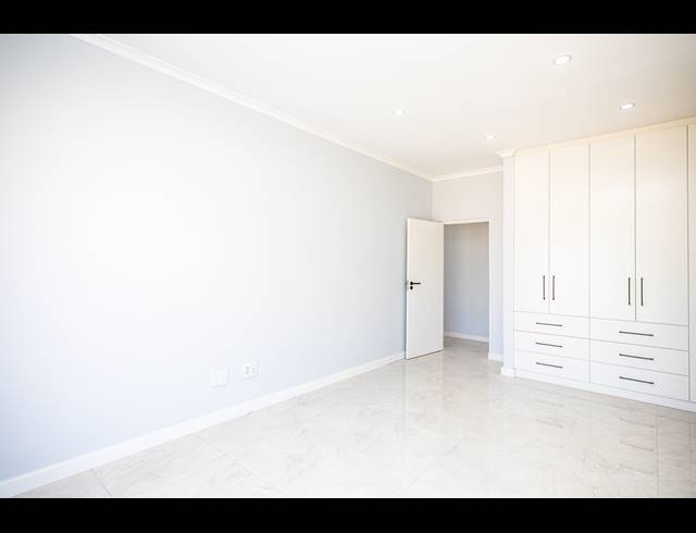 4 BEDROOM FREEHOLD FOR SALE IN SANDOWN